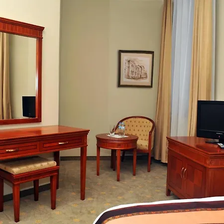 Pod Zegarem Bed and breakfast 3*