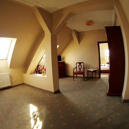 Bed and breakfast Pod Zegarem 3*