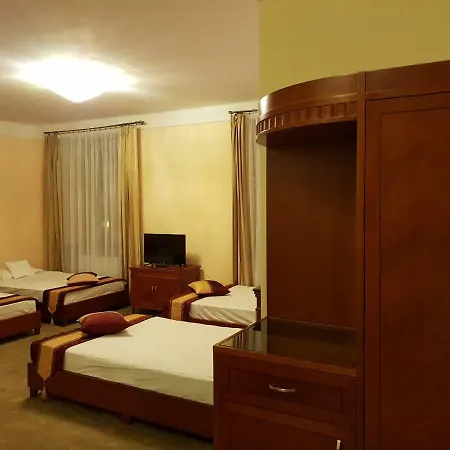 Pod Zegarem 3*